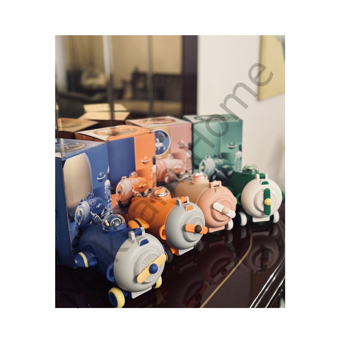 Uçak Figürlü Pipetli Çocuk Matarası